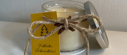 Weihnachtliche DIY-Kerze im Glas