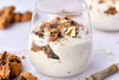 srd_cookies-cream-im-glas_header.jpg