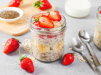 Strawberry-Banana Overnight Oats 