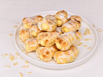 Mini-Blätterteigrollen mit CremiG Vanille